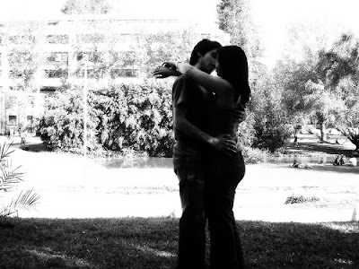 http://2.bp.blogspot.com/-AmxuuyA0pPc/T_aU90KVAQI/AAAAAAAADxU/1wX6Ai7CbWk/s400/cute romantic couples in love making love hugging kissing laying wallpapers (2).jpg